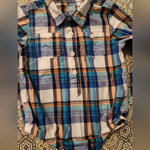 Baby Gap long sleeve button up shirt bodysuit. Size 18-24 months - Picture 4 of 4